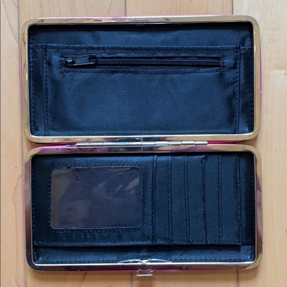 2 Fun Wallets - Picture 3 of 4